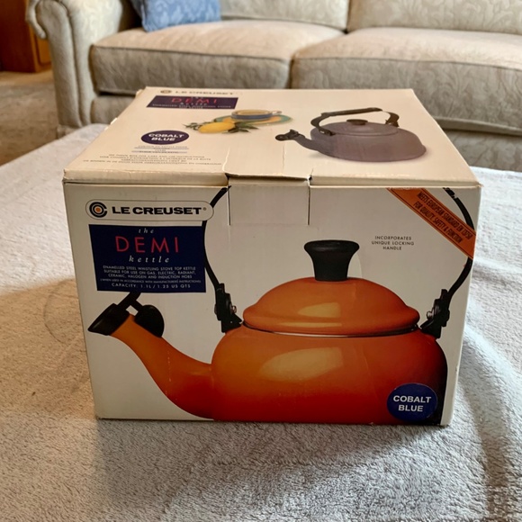**New Le Creuset Classic 1. 25 Quart Demi Tea Kettle - Cobalt Blue** - Picture 2 of 8